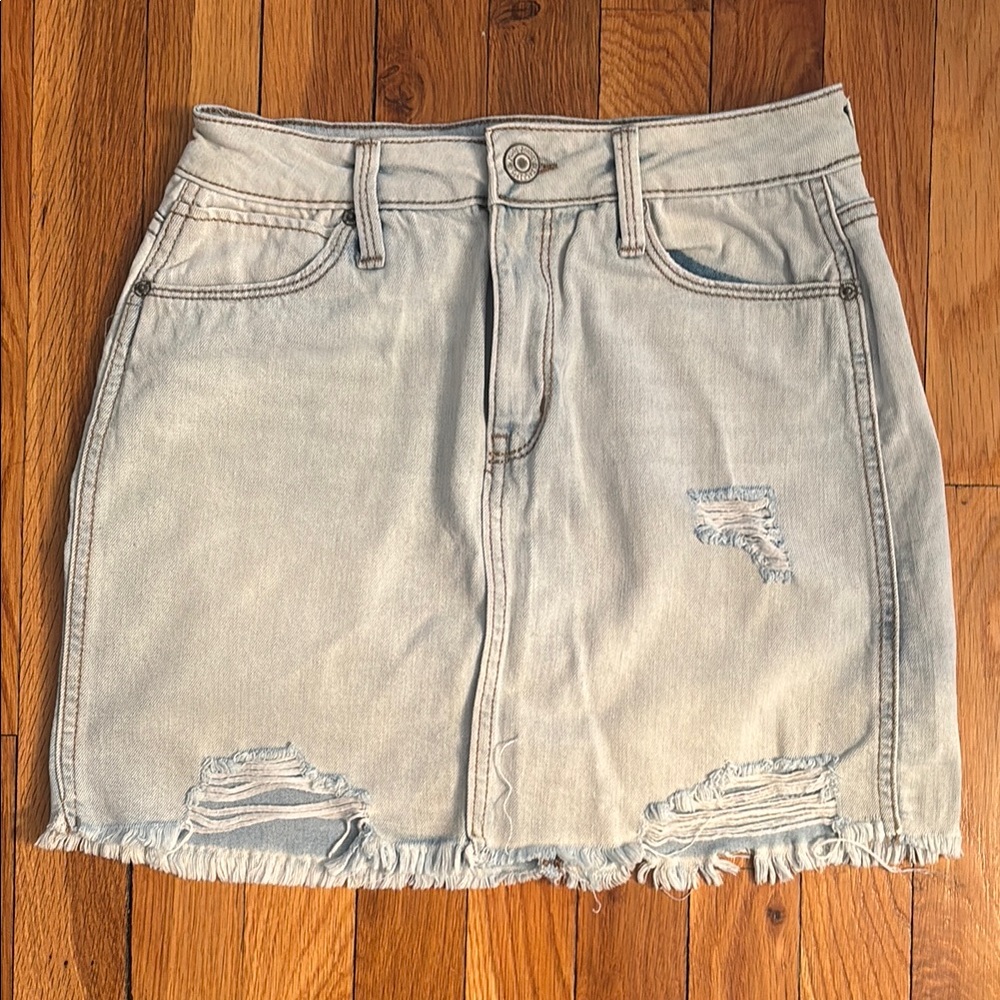 Light wash Blue Denim mini stretch skirt (1)